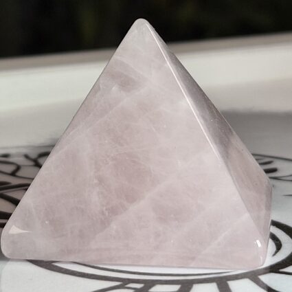 PYRAMYDE QUARTZ ROSE