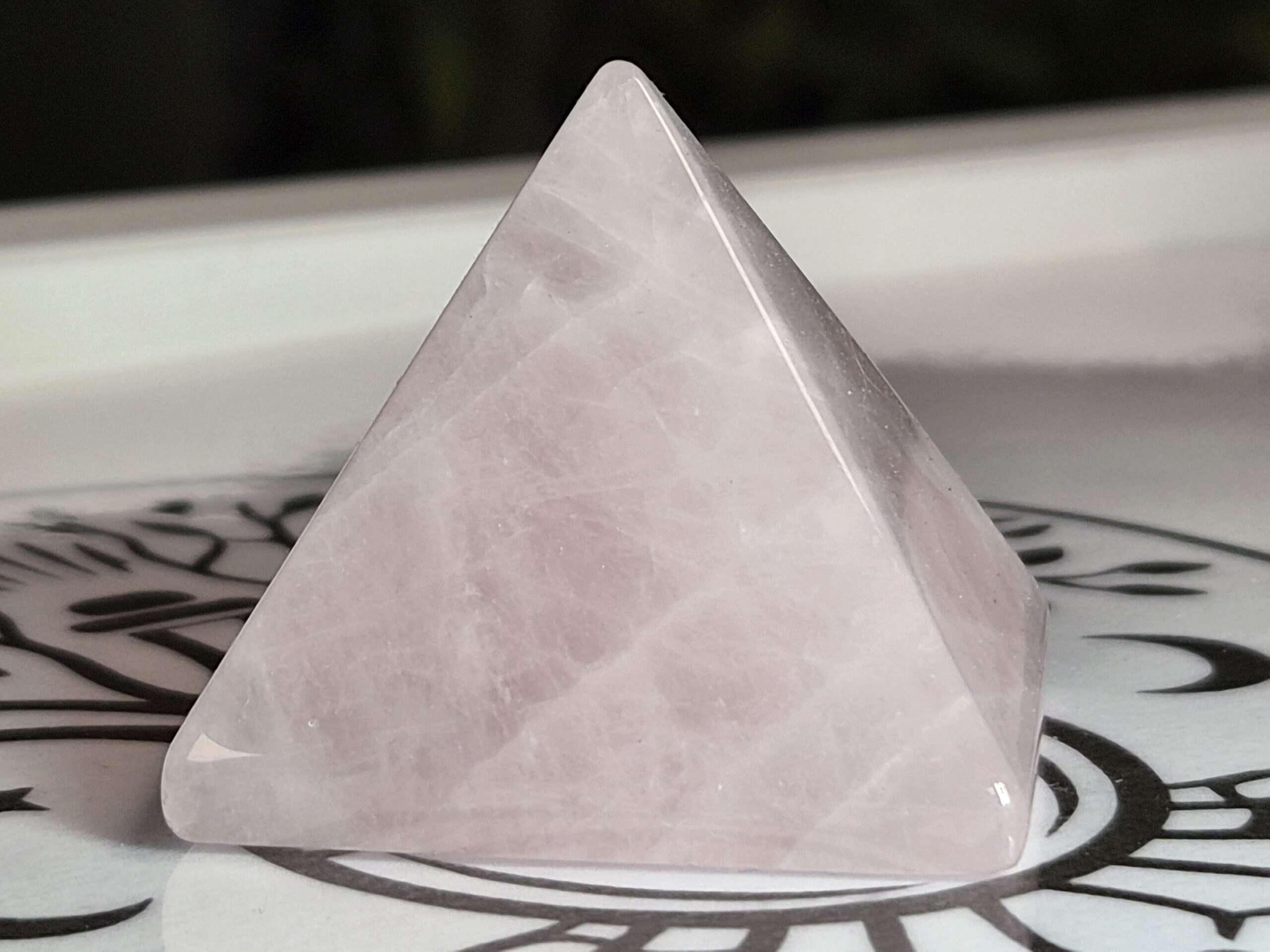 PYRAMYDE QUARTZ ROSE