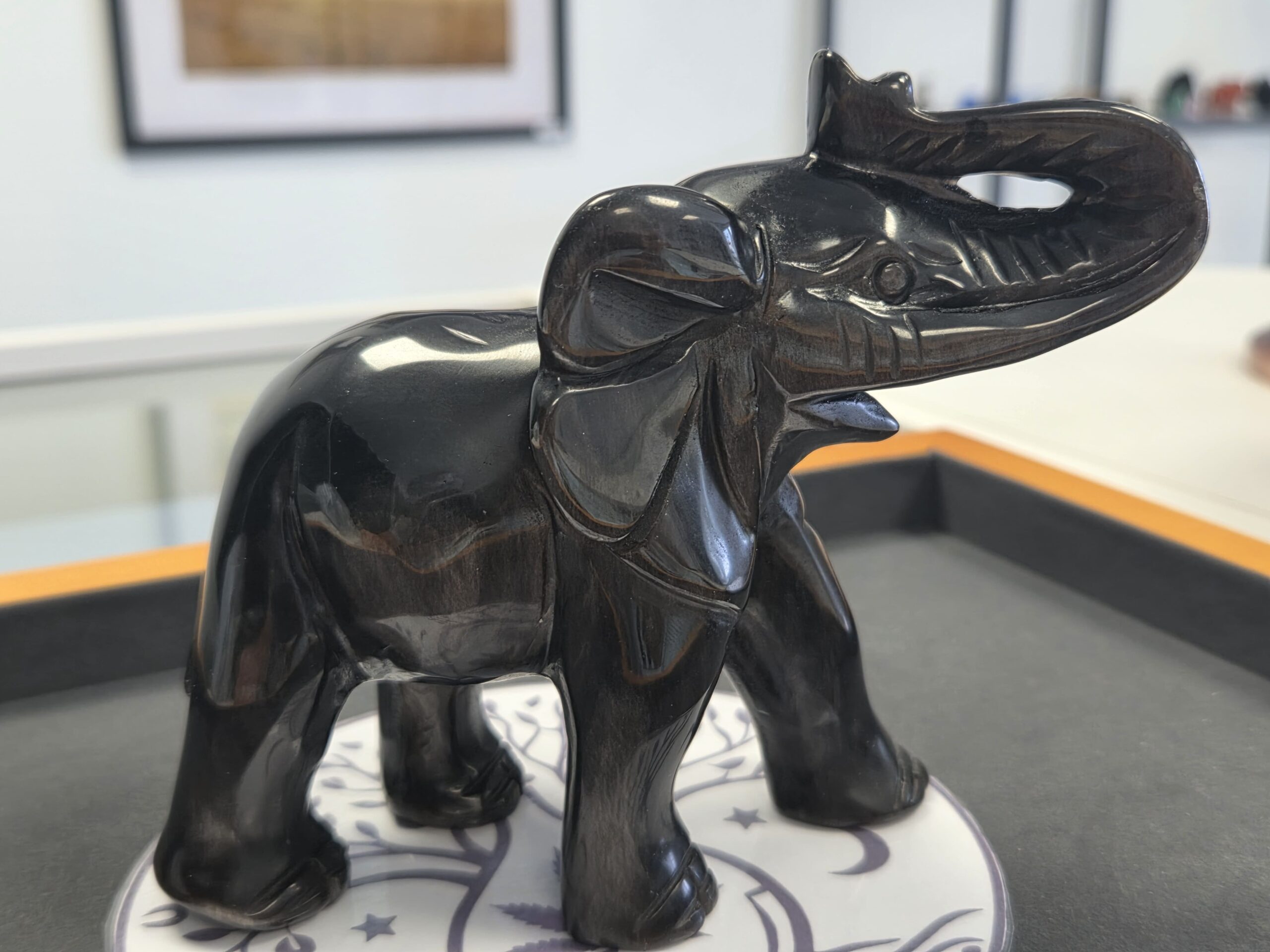 elephant obsidienne argentee