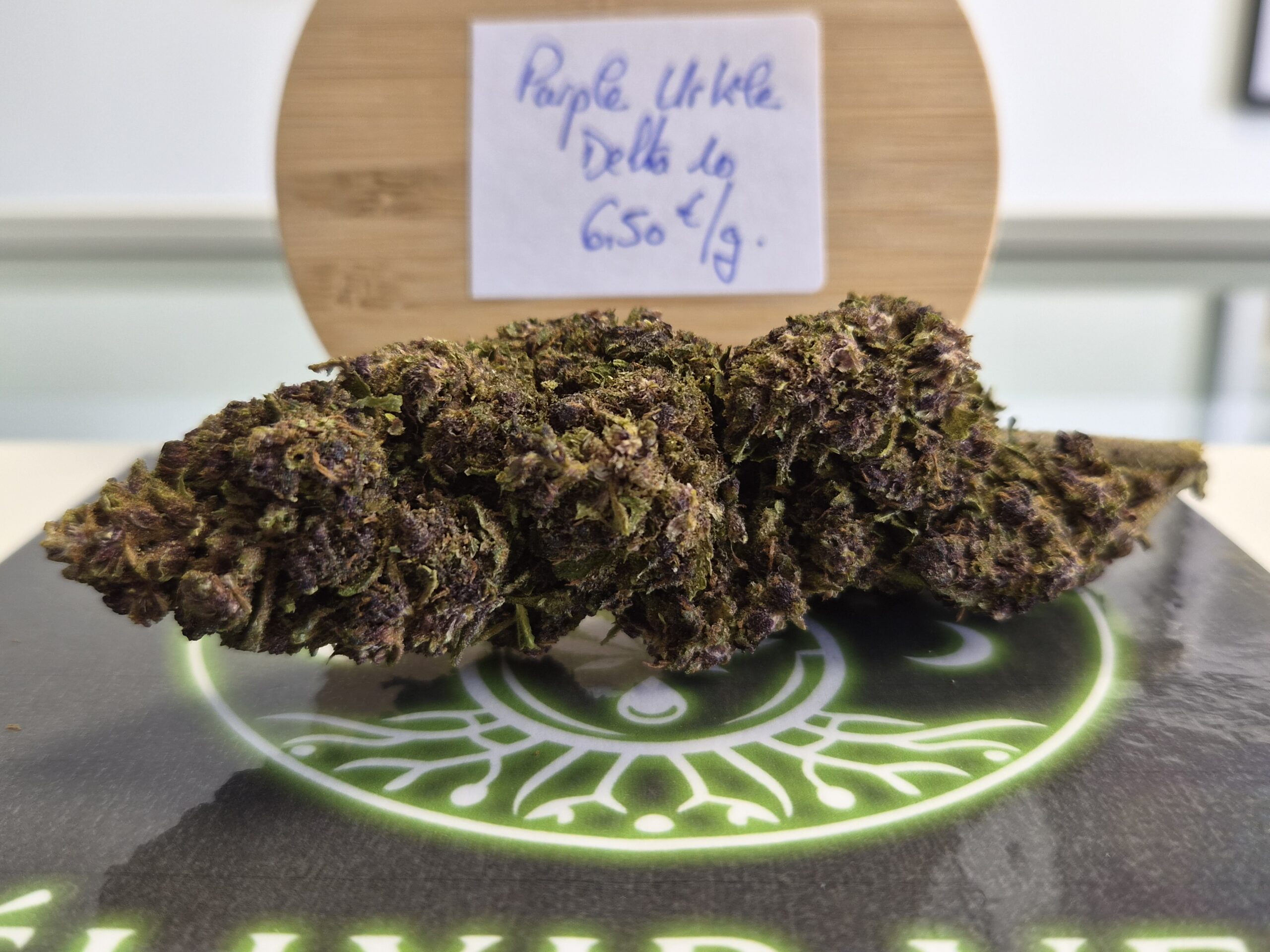 Fleur molécule Delta 10 PURPLE URKLE