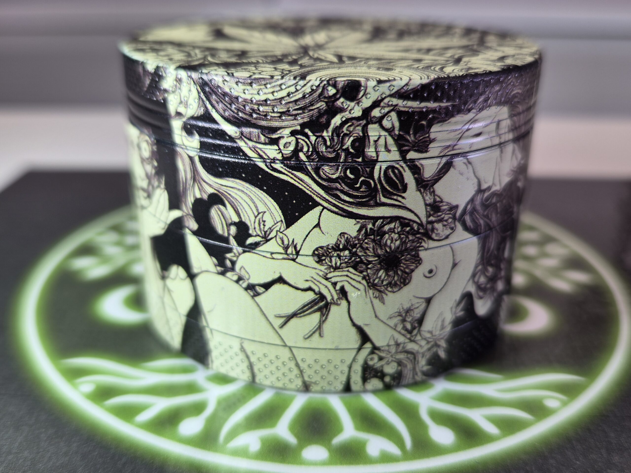 GRINDER MYSTIQUE