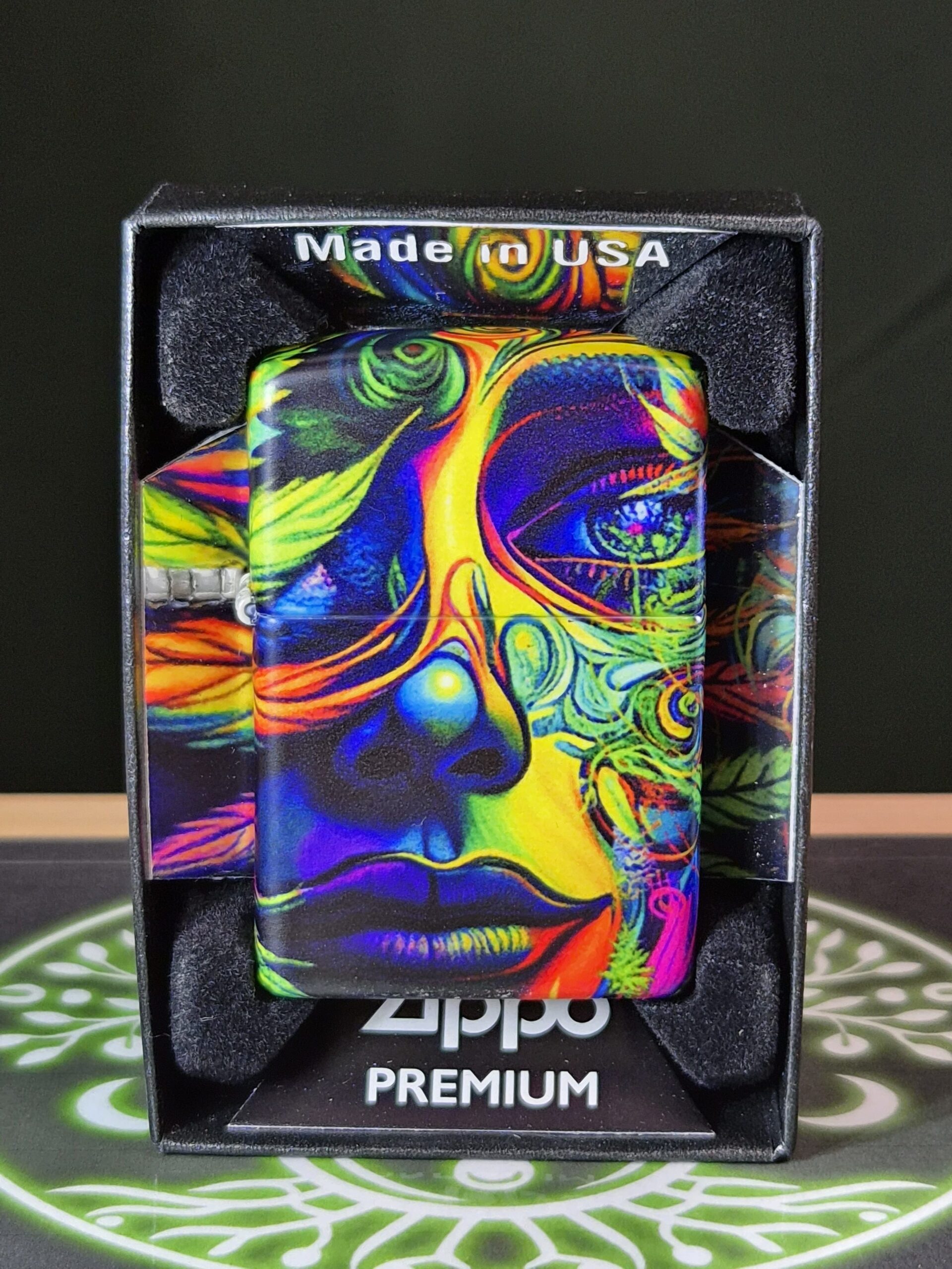 ZIPPO Woman leaf design