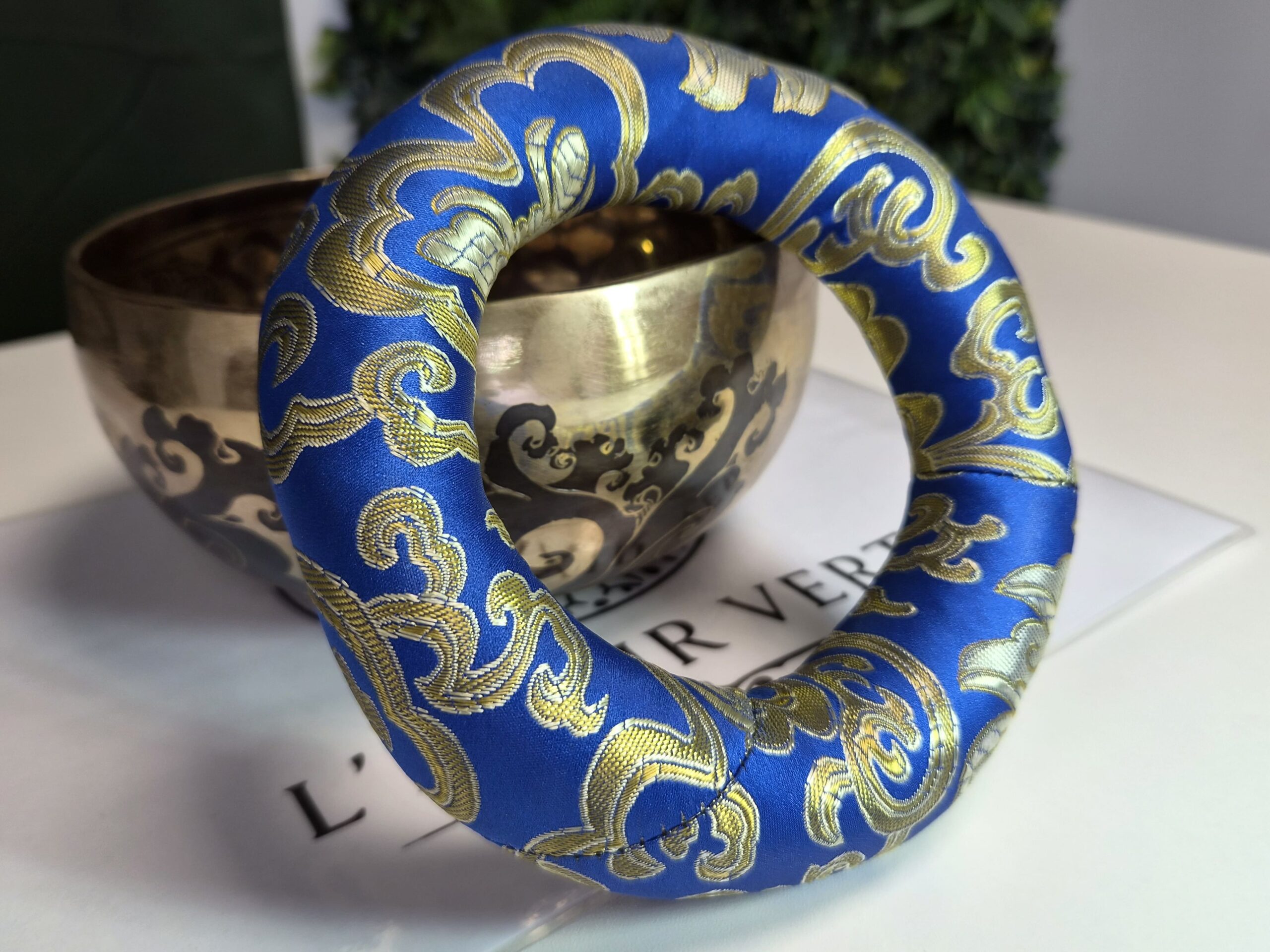 Coussin pour bol chantant — Cercle bleu marine 140 mm