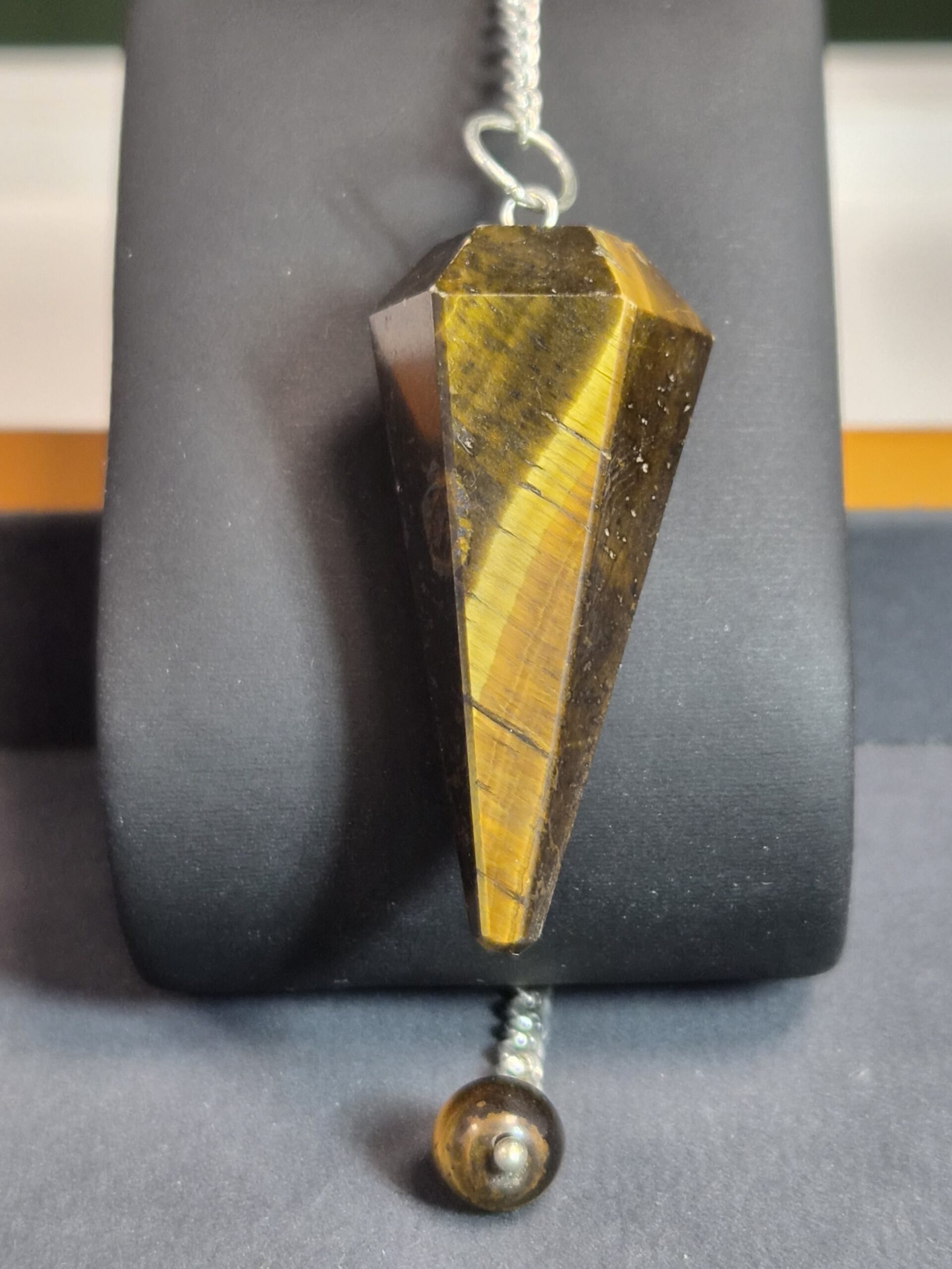 Pendule HEXAGONAL — Œil de tigre A