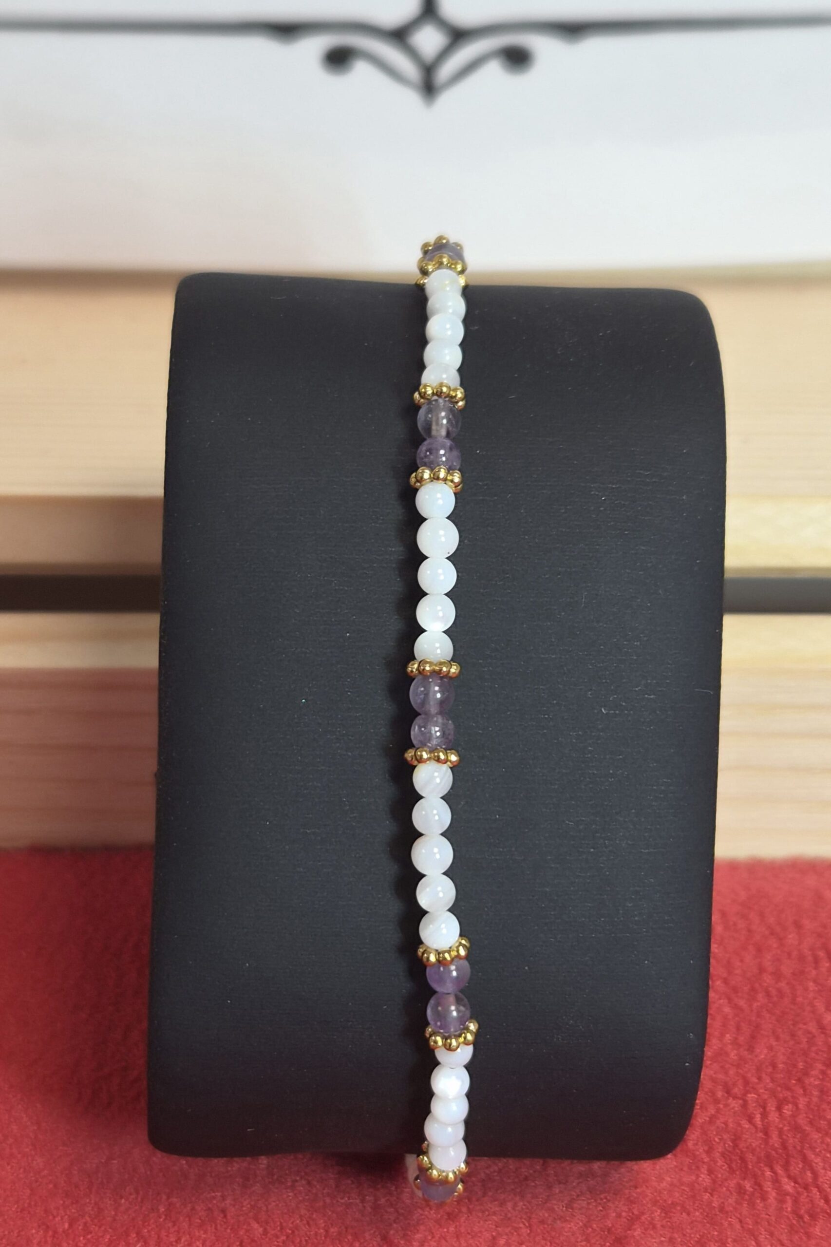 Bracelet ELYE doré — Nacre & Améthyste AA