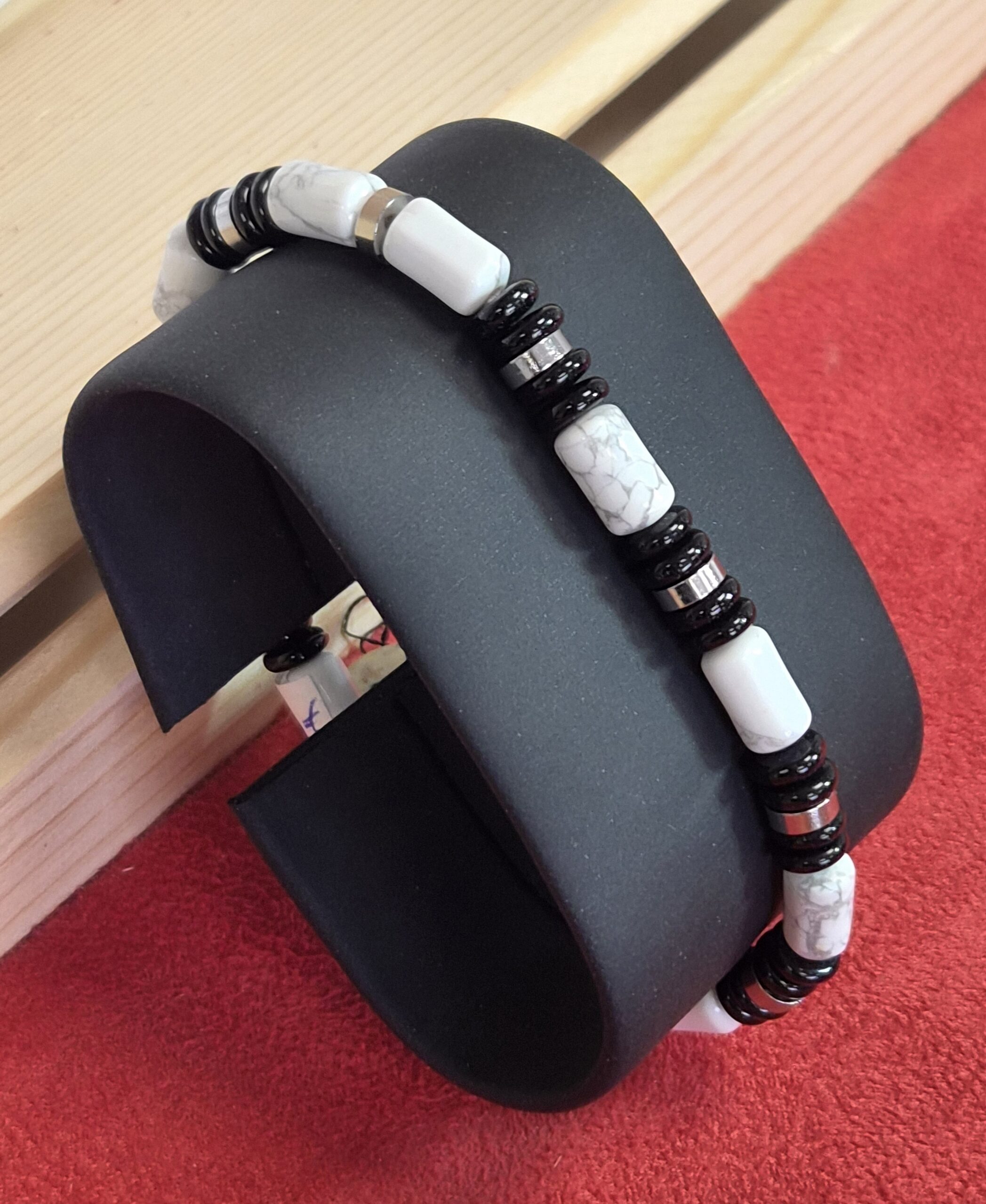 Bracelet NEMO argenté — Obsidienne noire & Howlite blanche AA